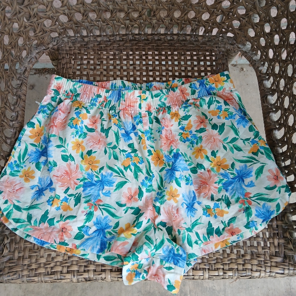 Old‎ NAVY SZ.M. Floral Women's Shorts